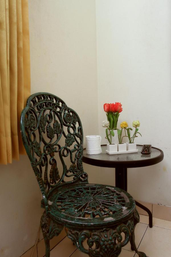 Unique Guesthouse Бандунг Екстер'єр фото